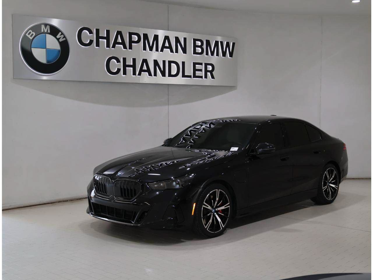 Certified 2025 BMW 550e xDrive w/ Premium Package
