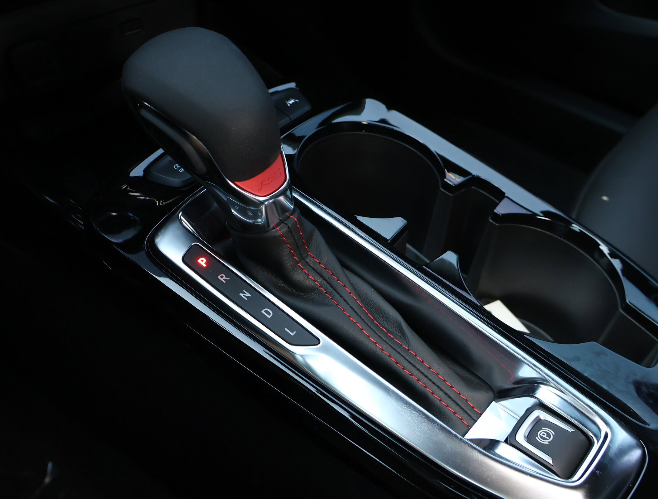 New 2026 Chevrolet Trax RS w/ Sunroof Package FWD image 17