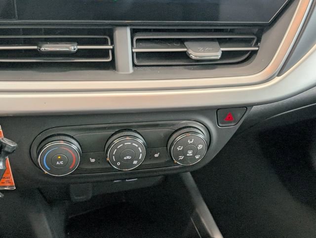 Certified 2024 Chevrolet Trax RS w/ Driver Confidence Package image 21