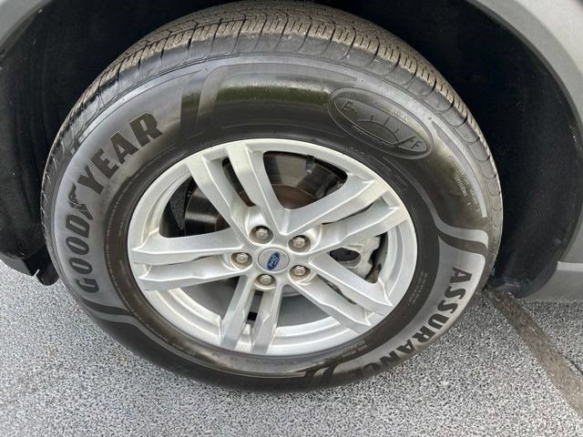 Used 2023 Ford Explorer XLT AWD/4WD image 60