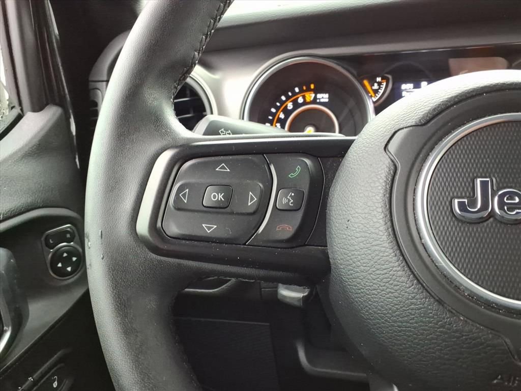 Certified 2023 Jeep Gladiator Sport image 17