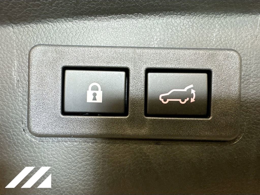 Certified 2025 Subaru Outback Limited image 29