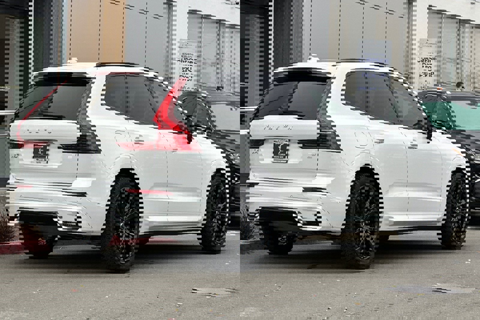 Certified 2023 Volvo XC60 T8 Ultimate image 2