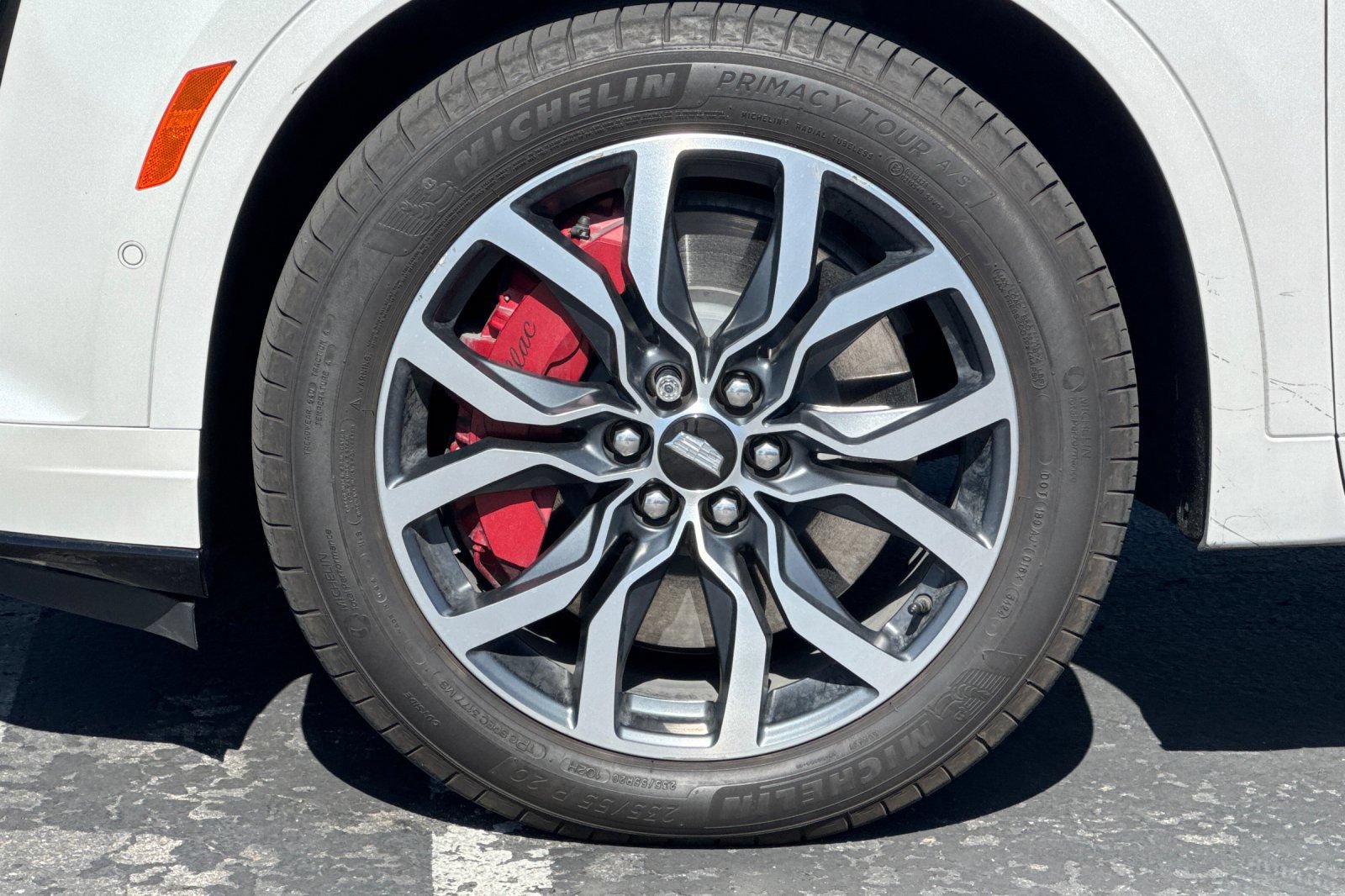 Certified 2025 Cadillac XT6 Sport w/ Technology Package AWD/4WD image 46