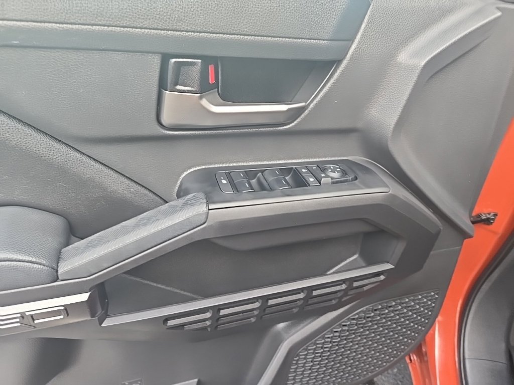 Used 2025 Toyota Tacoma TRD Sport AWD/4WD image 9