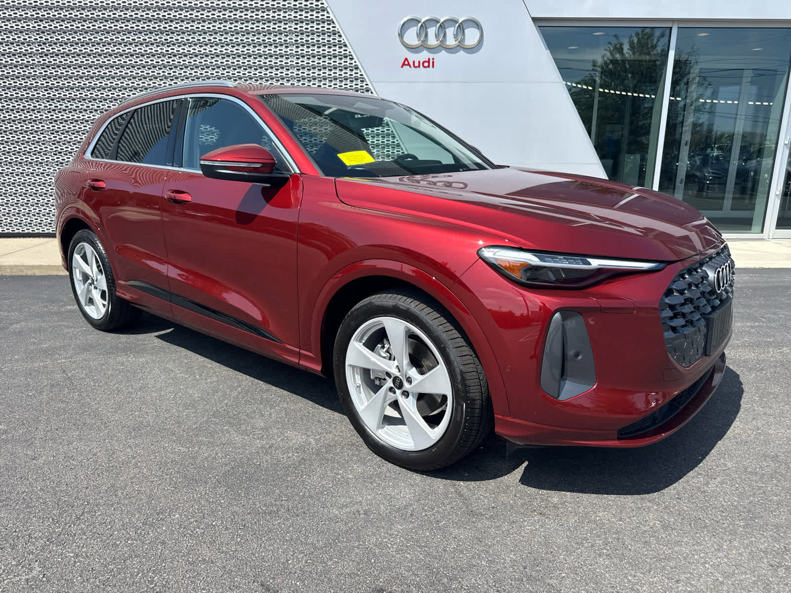 New 2025 Audi Q5 Prestige image 2