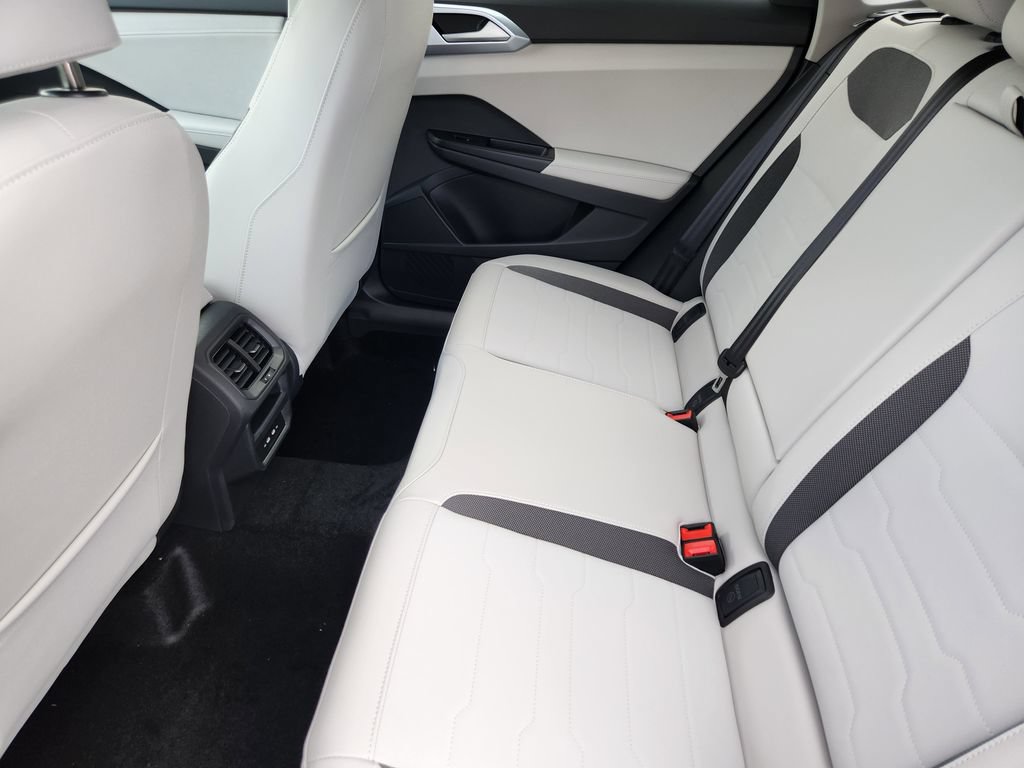 New 2026 Volkswagen Taos SE AWD/4WD image 18