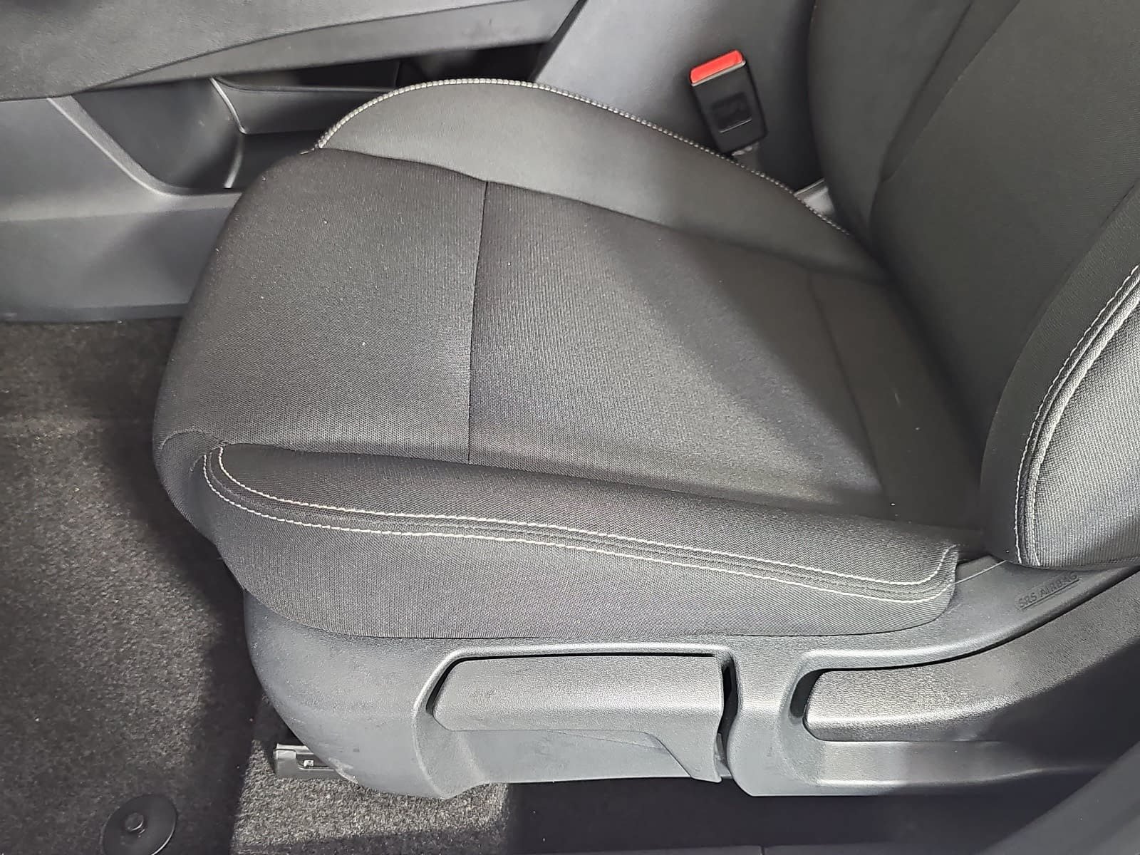 Used 2025 Nissan Rogue S FWD image 27
