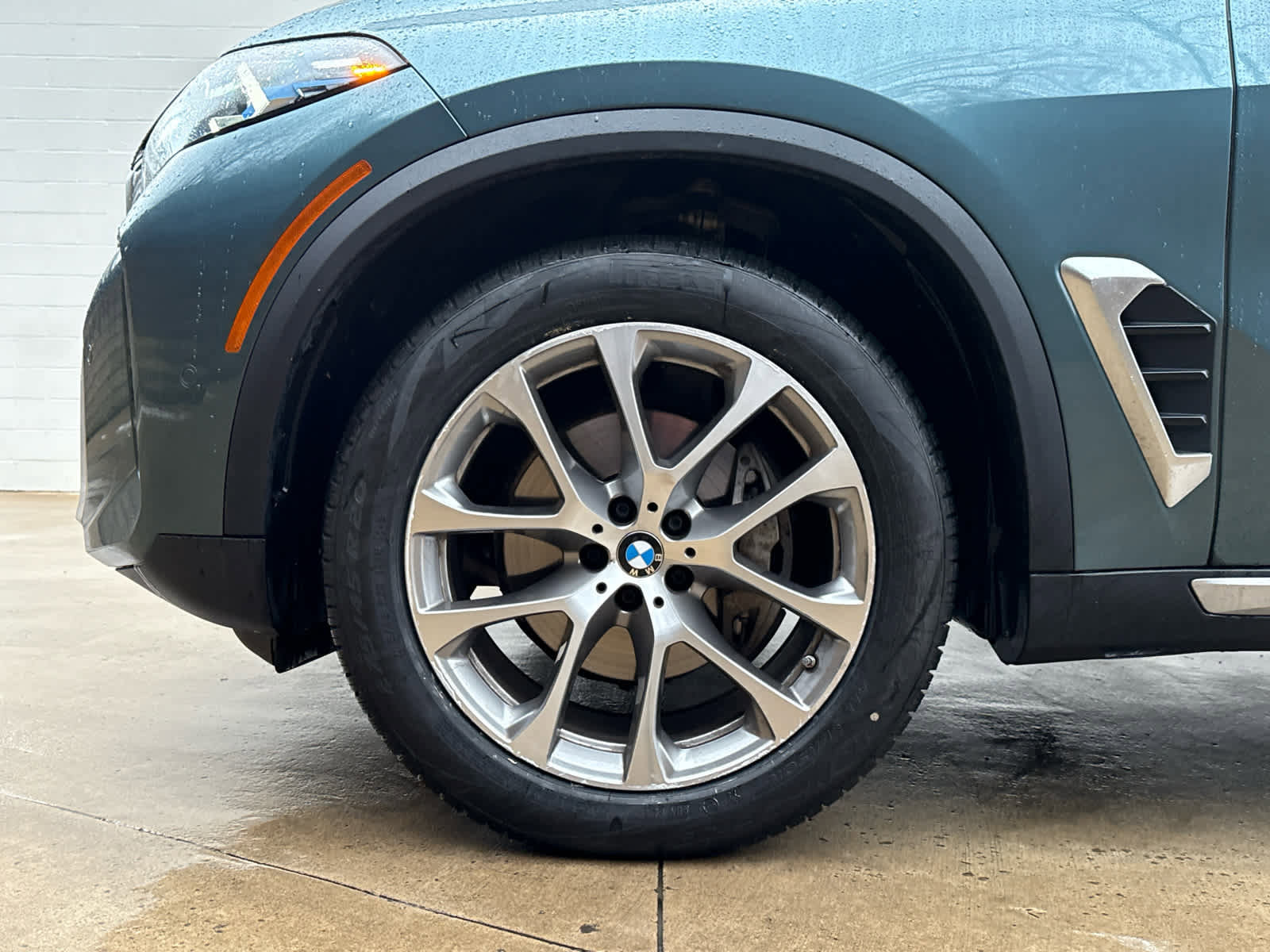 Certified 2025 BMW X5 xDrive40i image 6