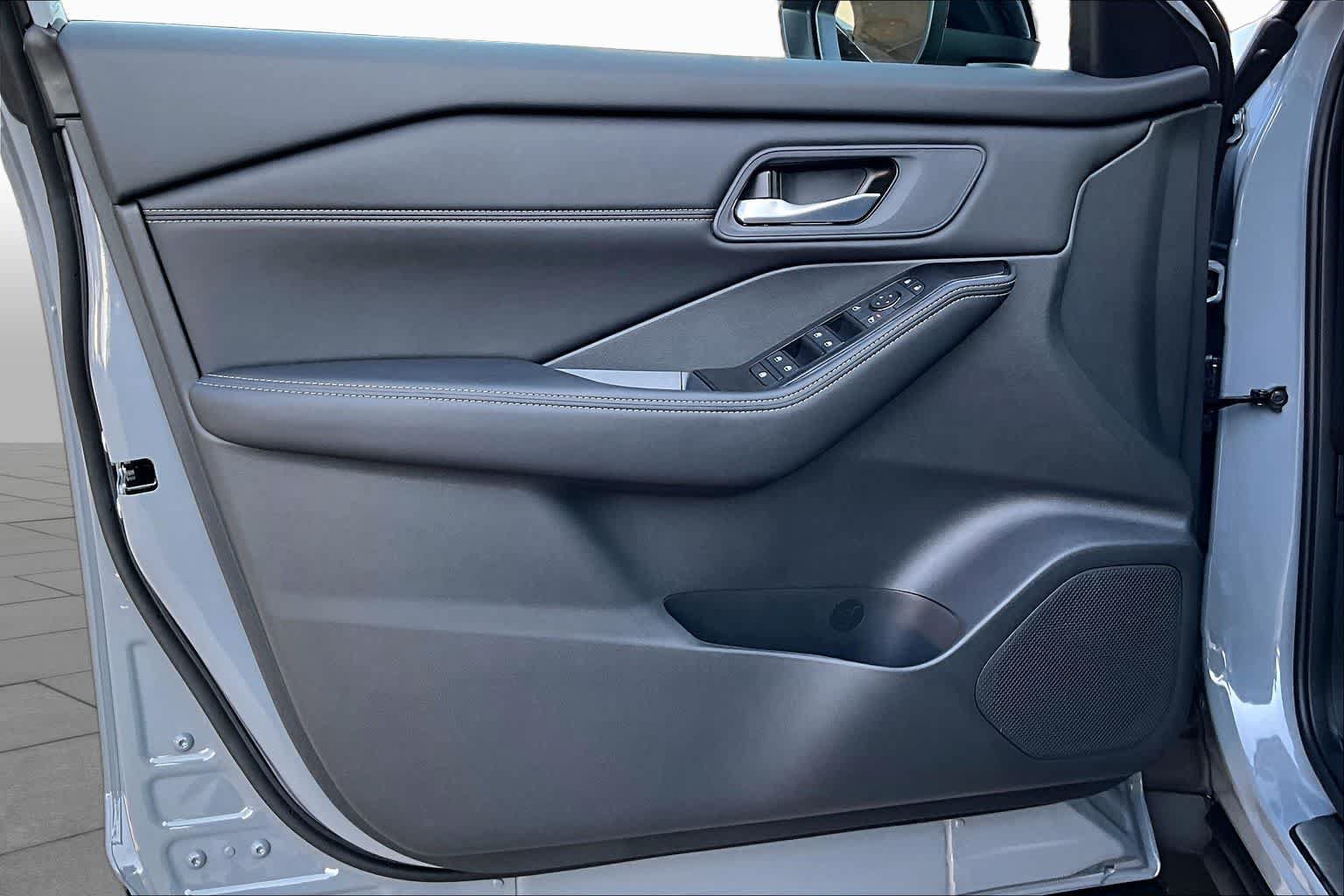 New 2026 Nissan Rogue Dark Armor AWD/4WD image 10