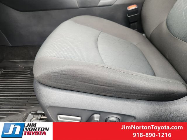 Used 2025 Toyota RAV4 XLE w/ Convenience Package FWD image 26