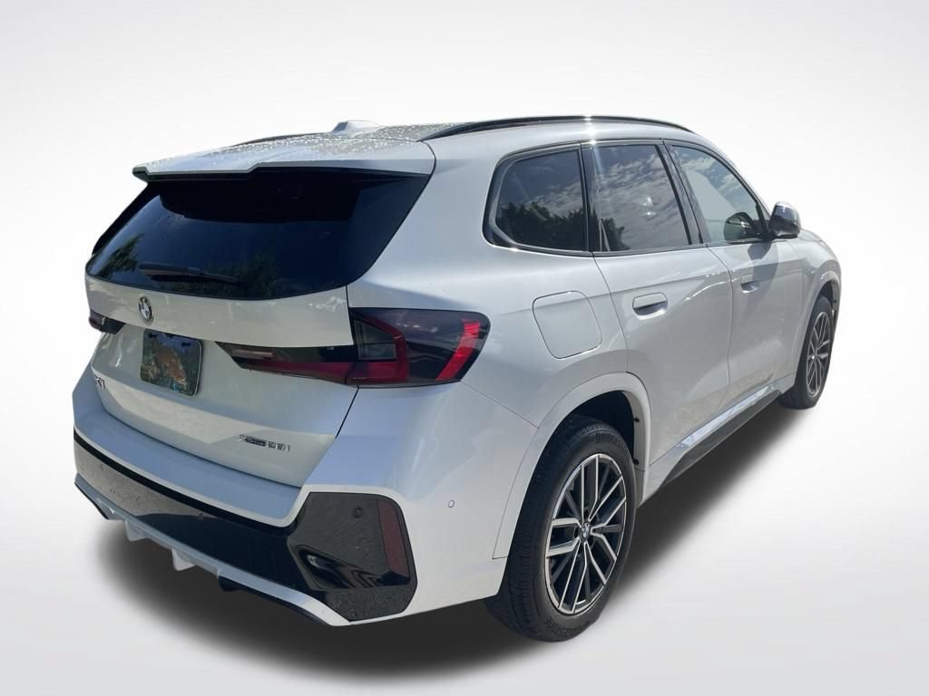 Used 2023 BMW X1 xDrive28i w/ M Sport Package AWD/4WD image 6