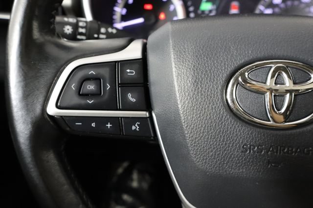 Used 2023 Toyota Highlander XLE FWD image 8