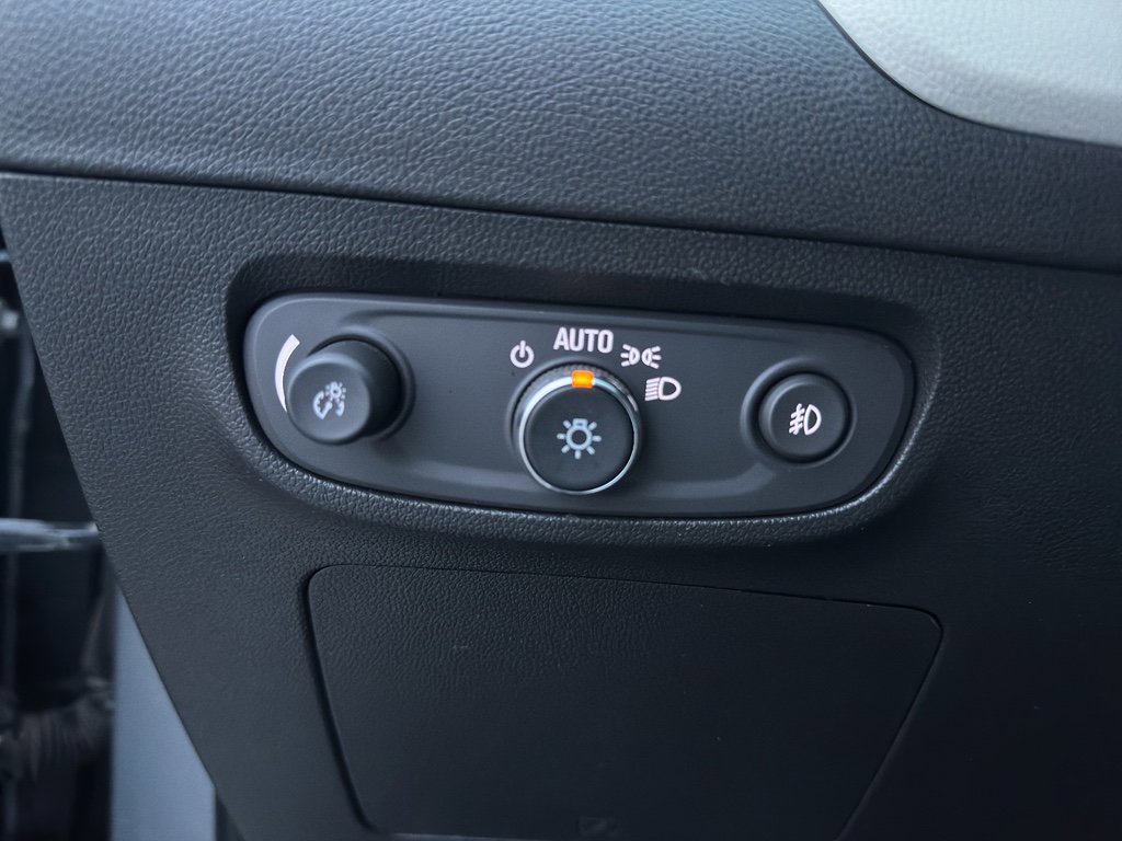 Used 2023 Buick Encore GX Essence w/ Experience Buick Package image 15