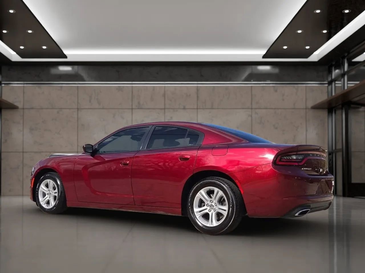 Used 2018 Dodge Charger SXT image 3