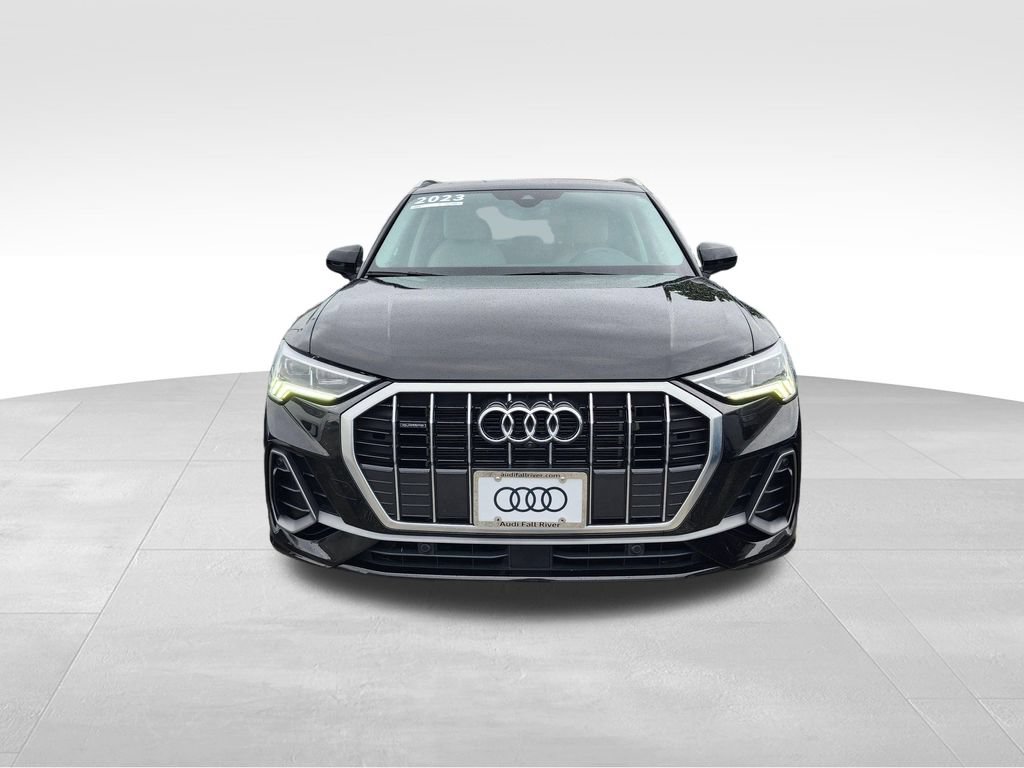 Used 2023 Audi Q3 2.0T Premium Plus w/ Premium Plus Package AWD/4WD image 2