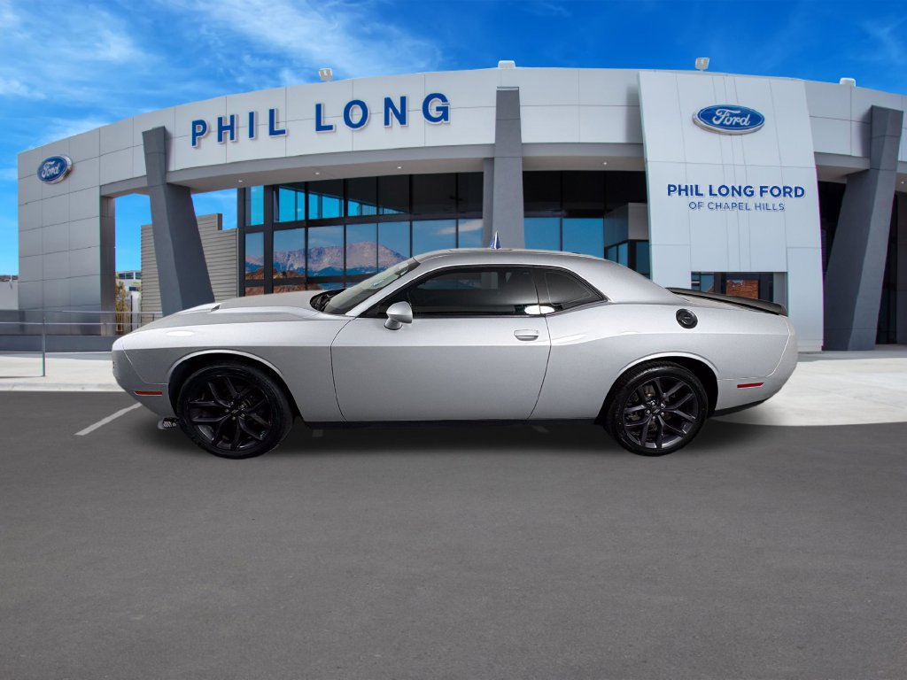 Used 2020 Dodge Challenger SXT w/ Blacktop Package RWD image 2