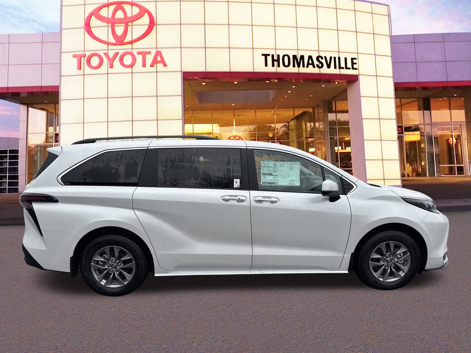 New 2025 Toyota Sienna XLE w/ XLE Plus Package image 4