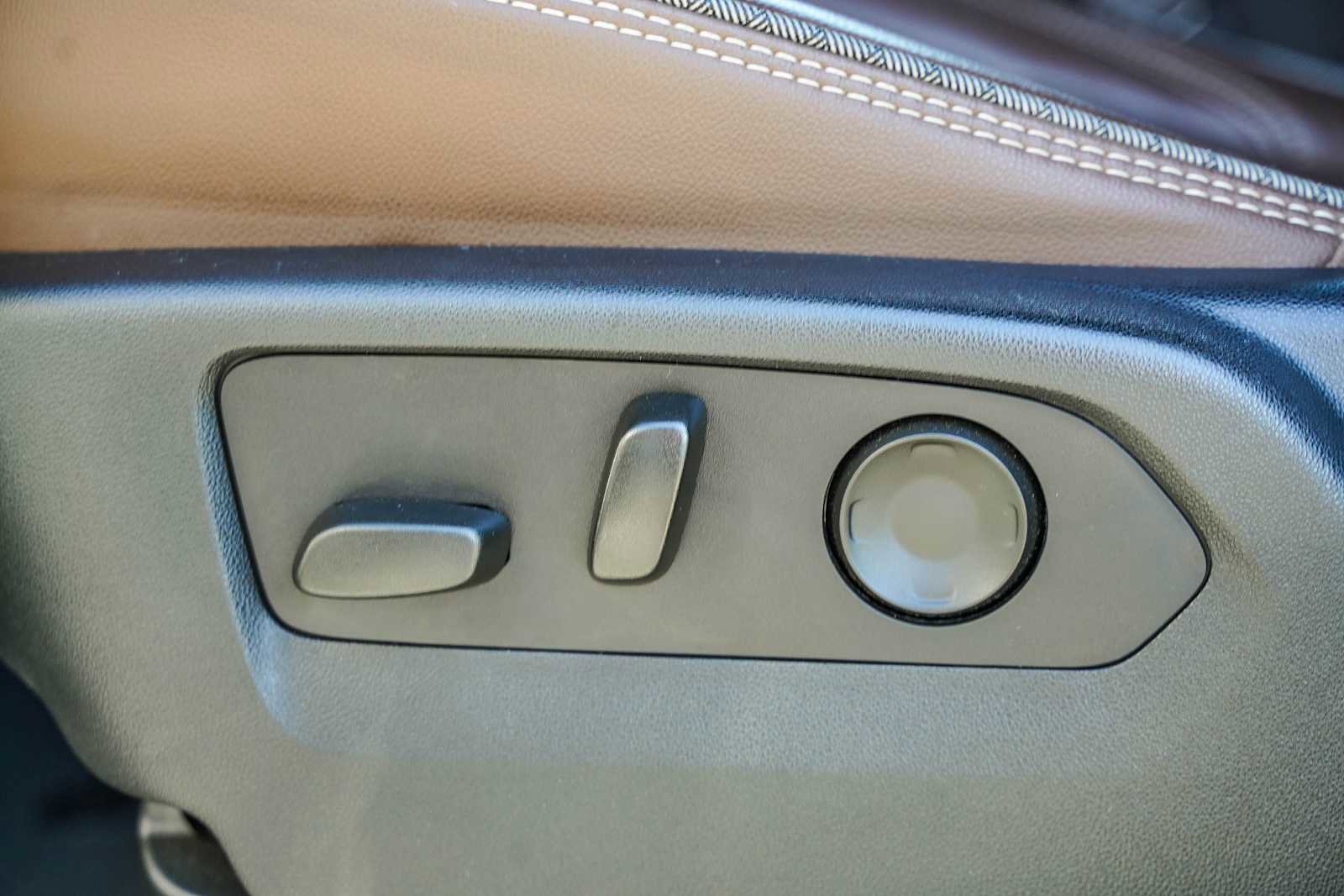 Used 2021 Chevrolet Tahoe High Country w/ Premium Package image 20