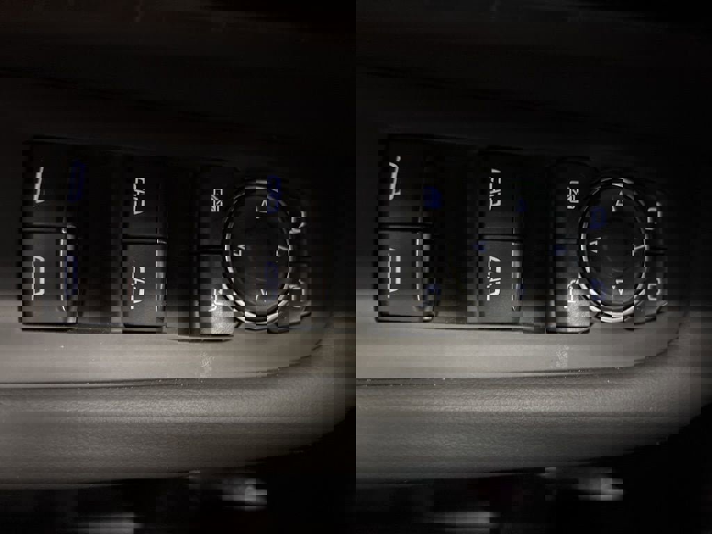 New 2026 Chevrolet Suburban Premier image 32