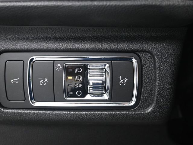 Used 2022 Lincoln Corsair AWD w/ Premium Package image 9