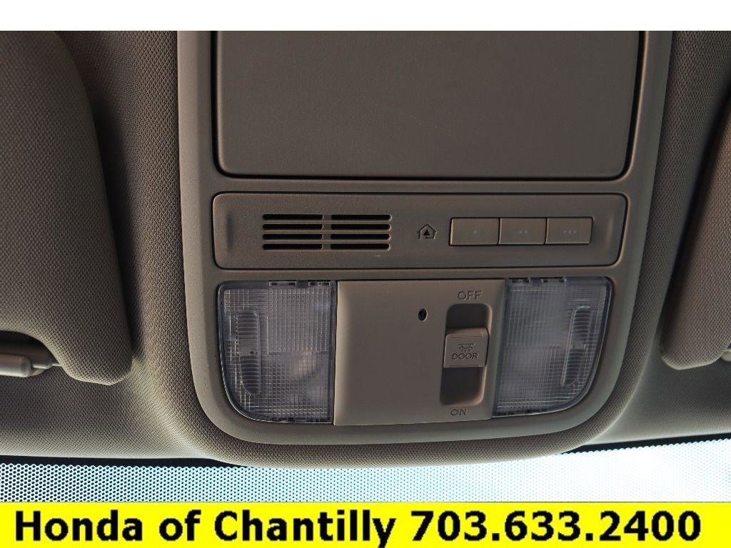 Used 2016 Honda Odyssey SE image 19