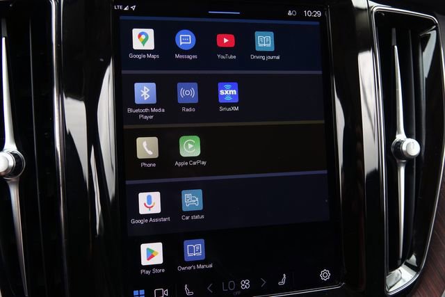 Used 2023 Volvo XC60 B5 Plus image 36