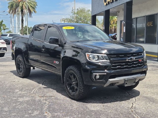 Used 2022 Chevrolet Colorado Z71 w/ Z71 Midnight Edition AWD/4WD image 3