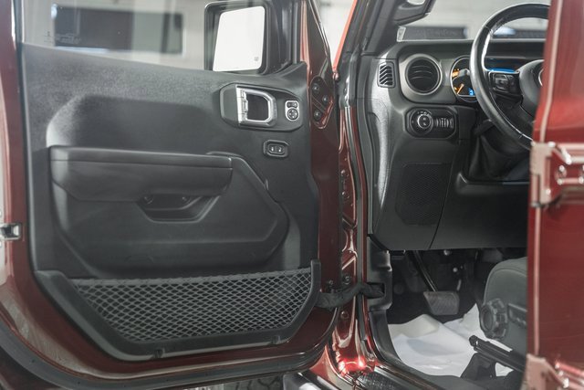Used 2021 Jeep Gladiator Willys image 41