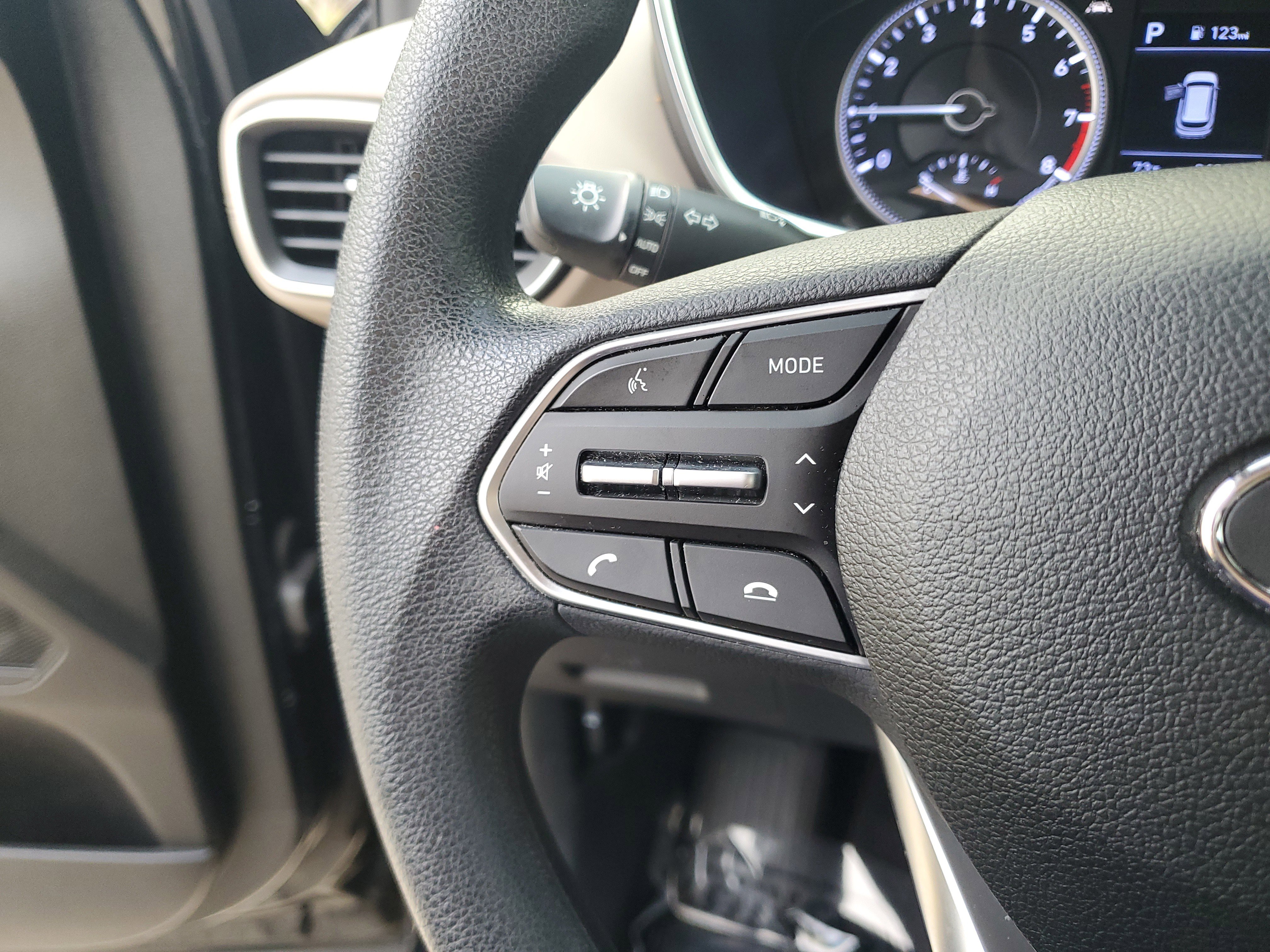 Used 2019 Hyundai Santa Fe SE image 29