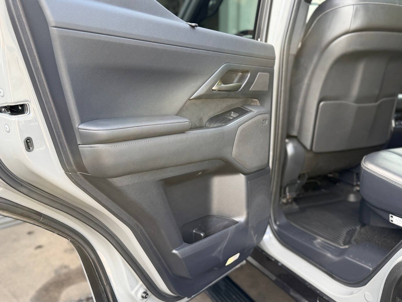 Used 2024 Lexus GX 550 w/ Cold Area Package AWD/4WD image 35