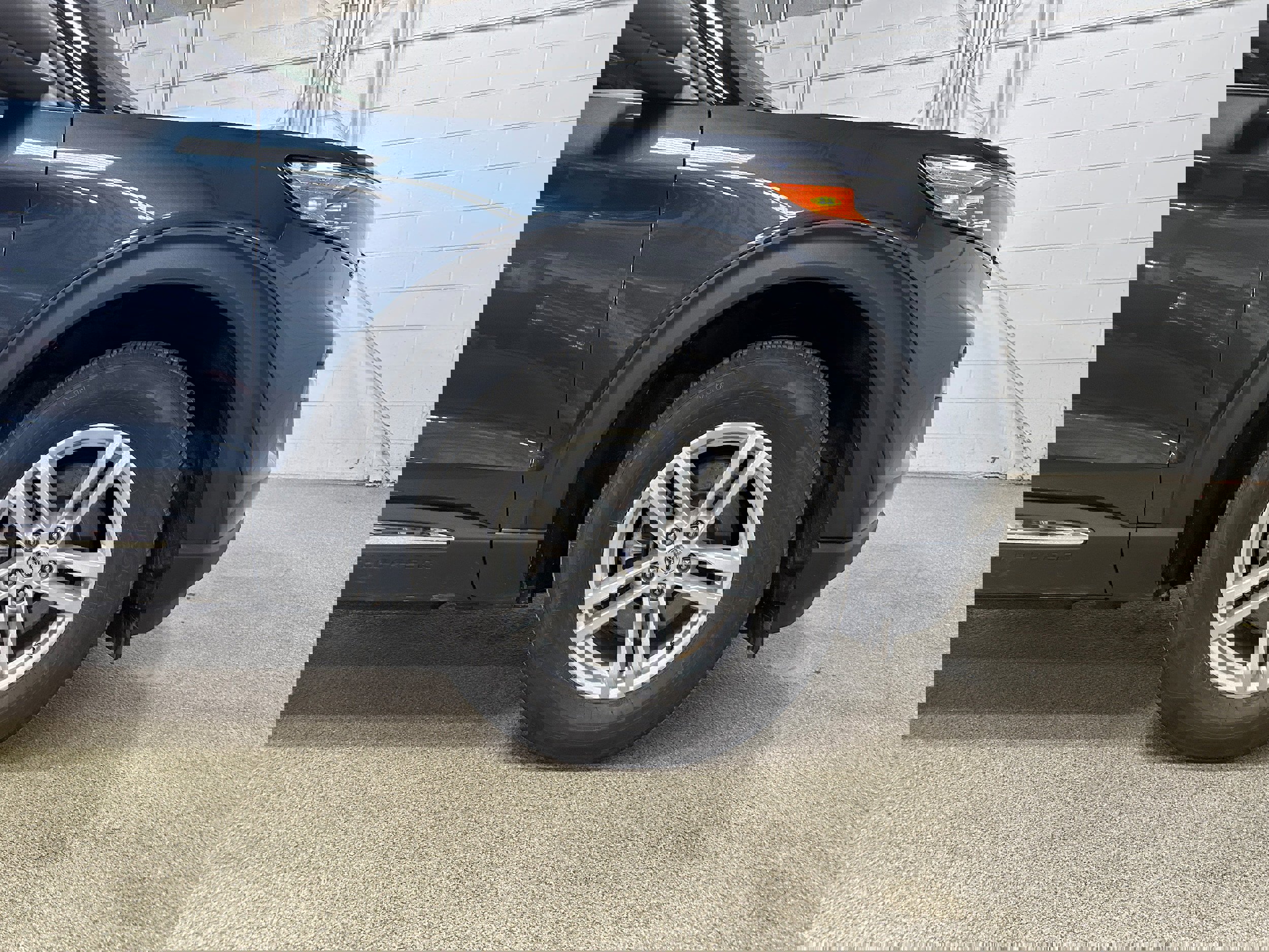 Certified 2023 Ford Explorer XLT w/ Equipment Group 202A image 31