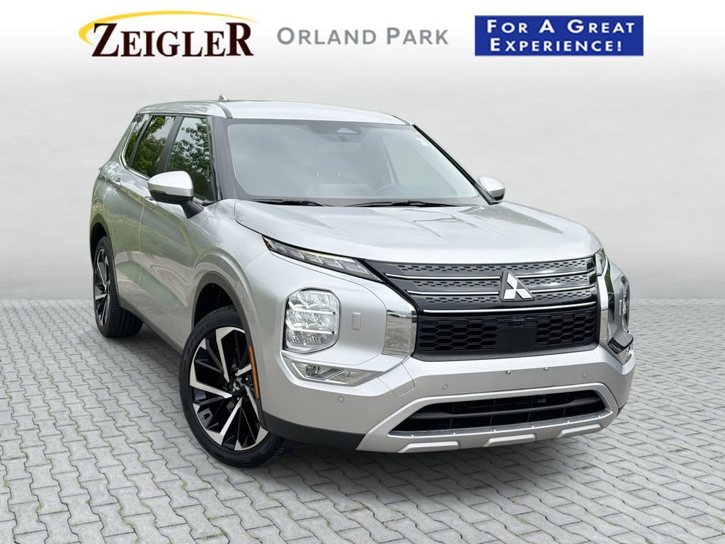 Used 2024 Mitsubishi Outlander SE