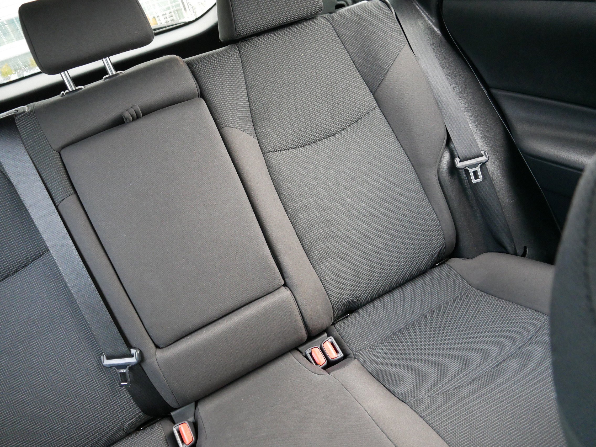 Used 2021 Toyota RAV4 LE image 14