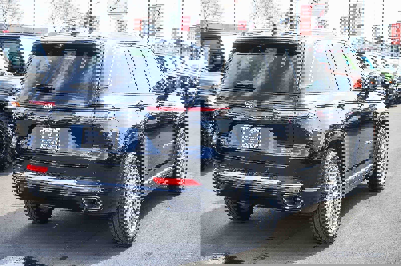 Used 2022 Jeep Grand Cherokee Summit w/ Advanced Protech Group IV image 4