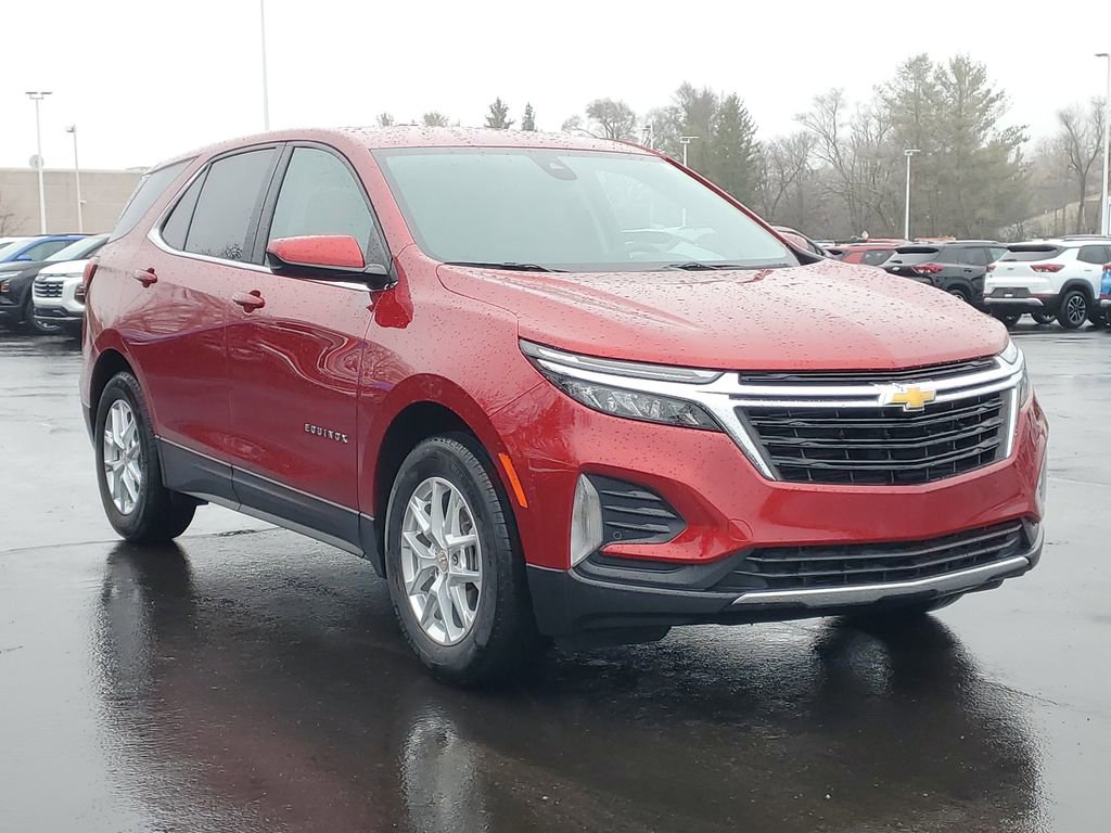 Used 2024 Chevrolet Equinox LT image 2