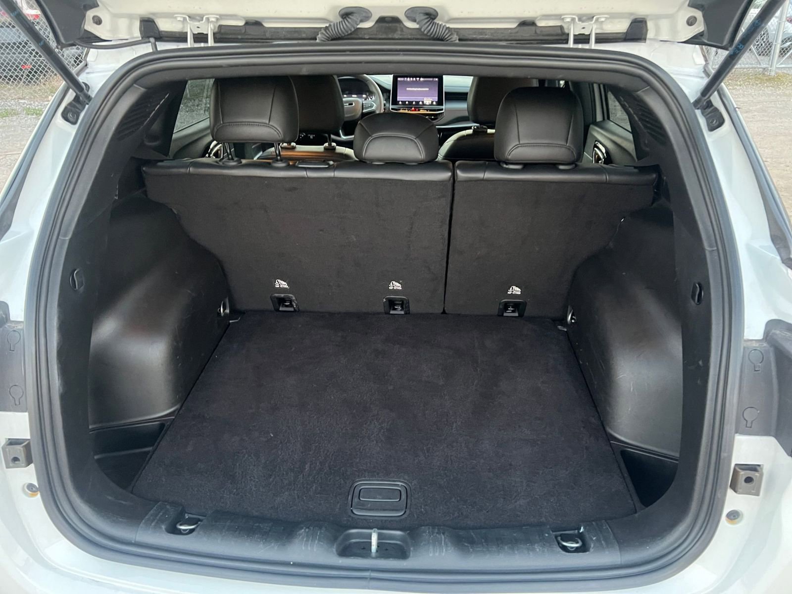 Used 2025 Jeep Compass Trailhawk image 30