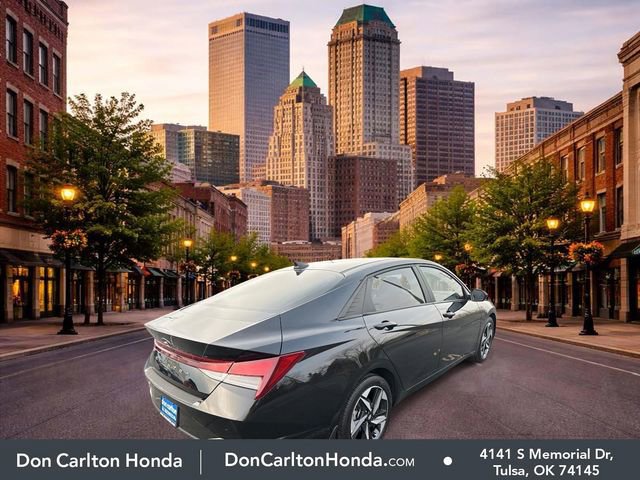 Used 2023 Hyundai Elantra SEL w/ Convenience Package image 4