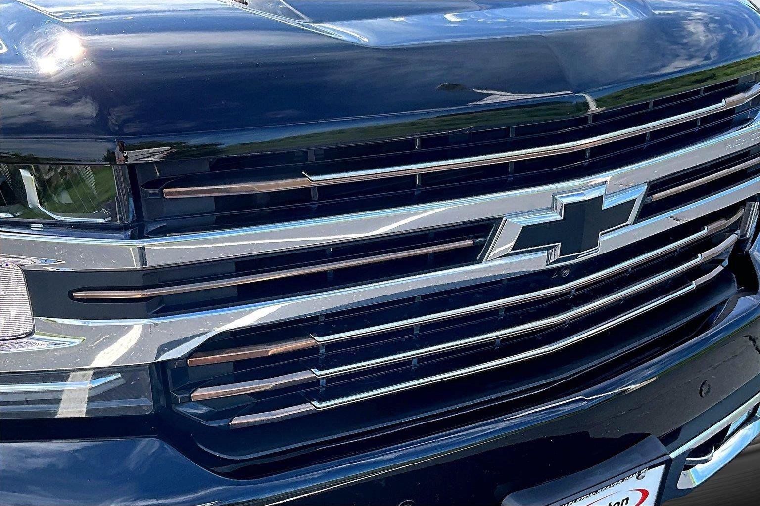 Used 2021 Chevrolet Silverado 1500 High Country AWD/4WD image 29