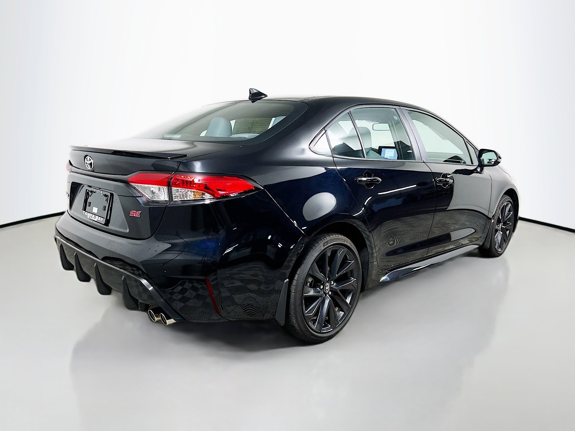 Used 2025 Toyota Corolla SE image 4