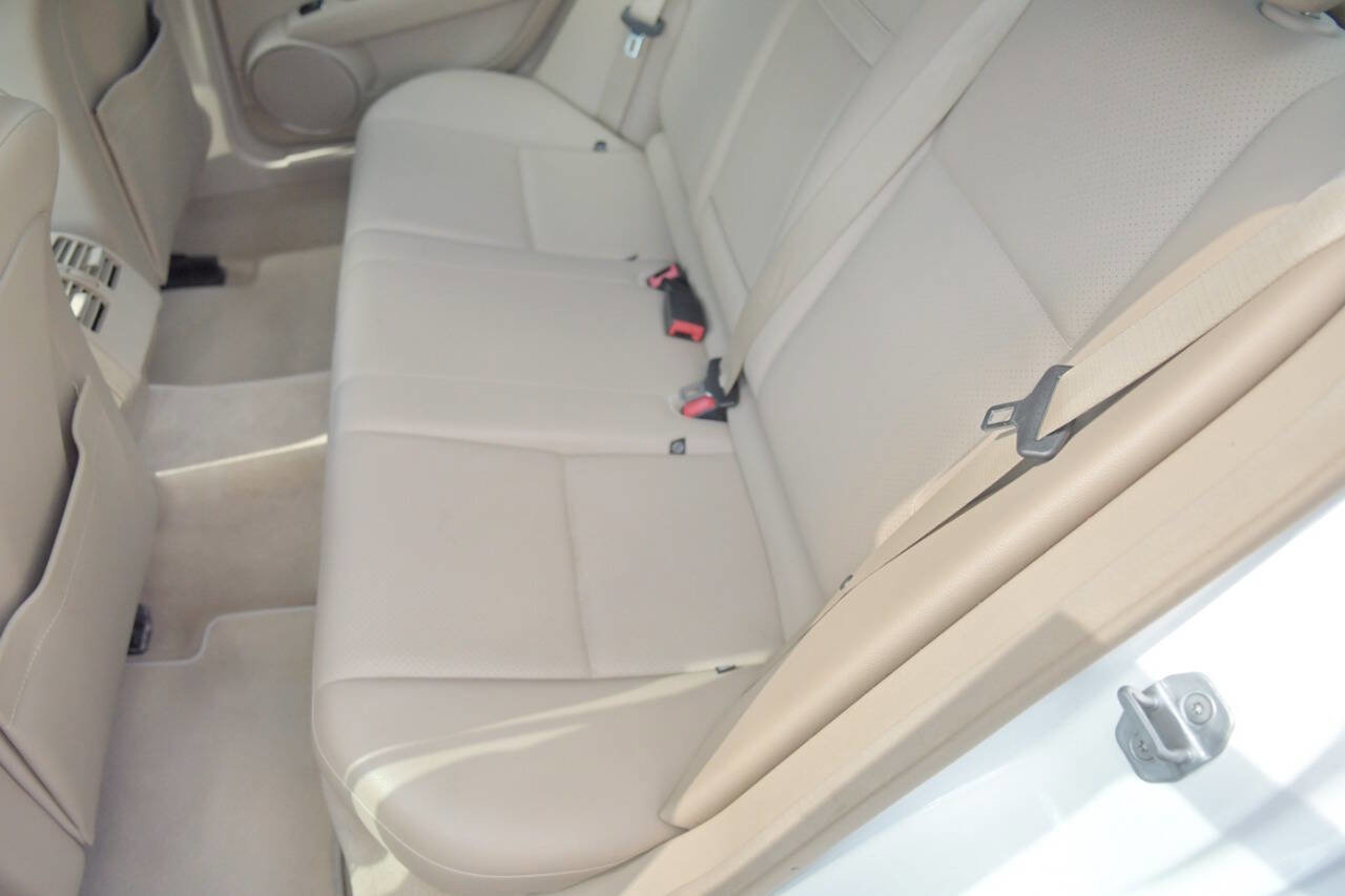 Used 2013 Mercedes-Benz C 300 4MATIC Sedan w/ Multimedia Pkg image 14