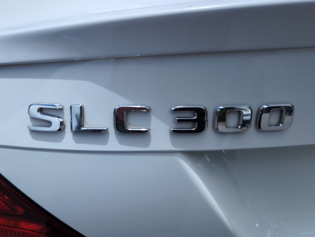 Used 2017 Mercedes-Benz SLC 300 image 21