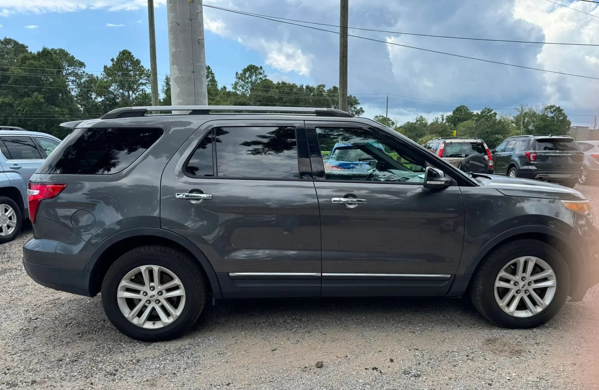 Used 2015 Ford Explorer XLT w/ Equipment Group 202A FWD image 8