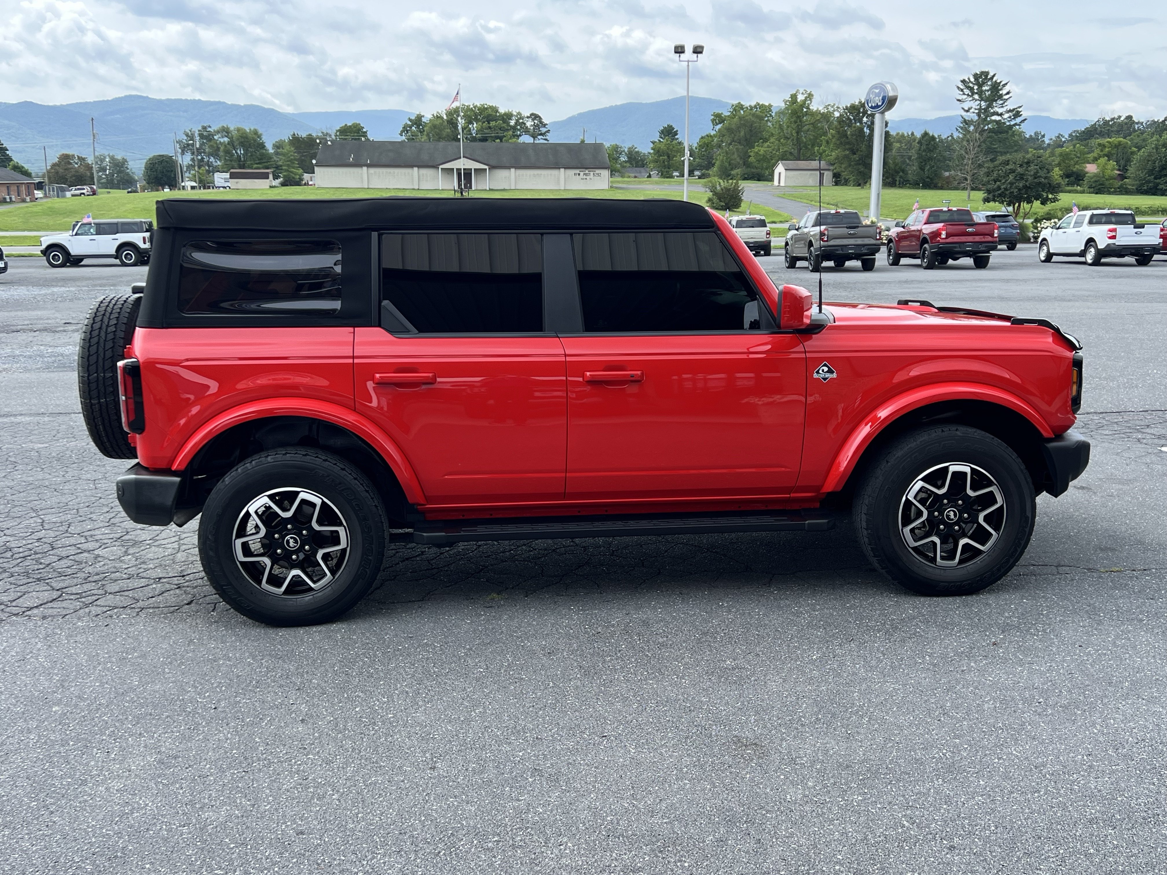 Used 2023 Ford Bronco Outer Banks AWD/4WD image 5