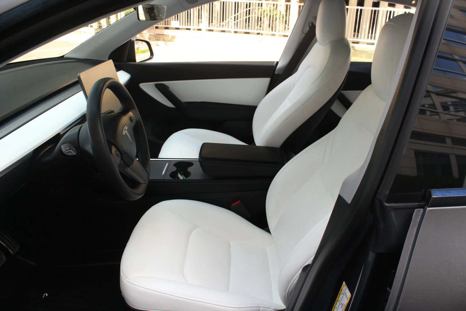 Used 2021 Tesla Model Y Long Range AWD/4WD image 14