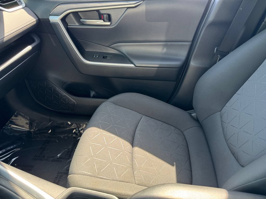 Certified 2020 Toyota RAV4 XLE AWD/4WD image 30