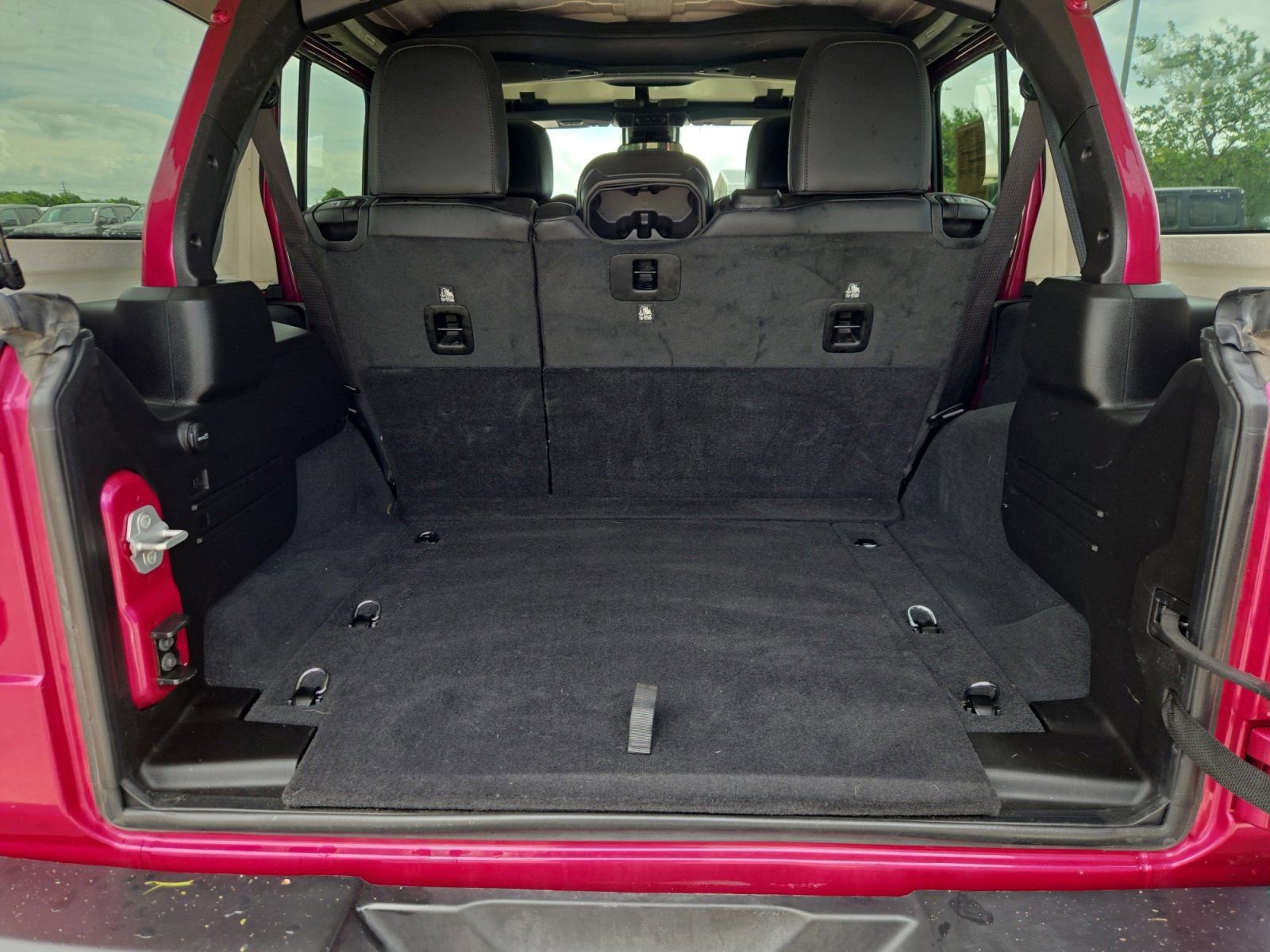 Used 2024 Jeep Wrangler Unlimited Rubicon w/ Safety Group AWD/4WD image 25