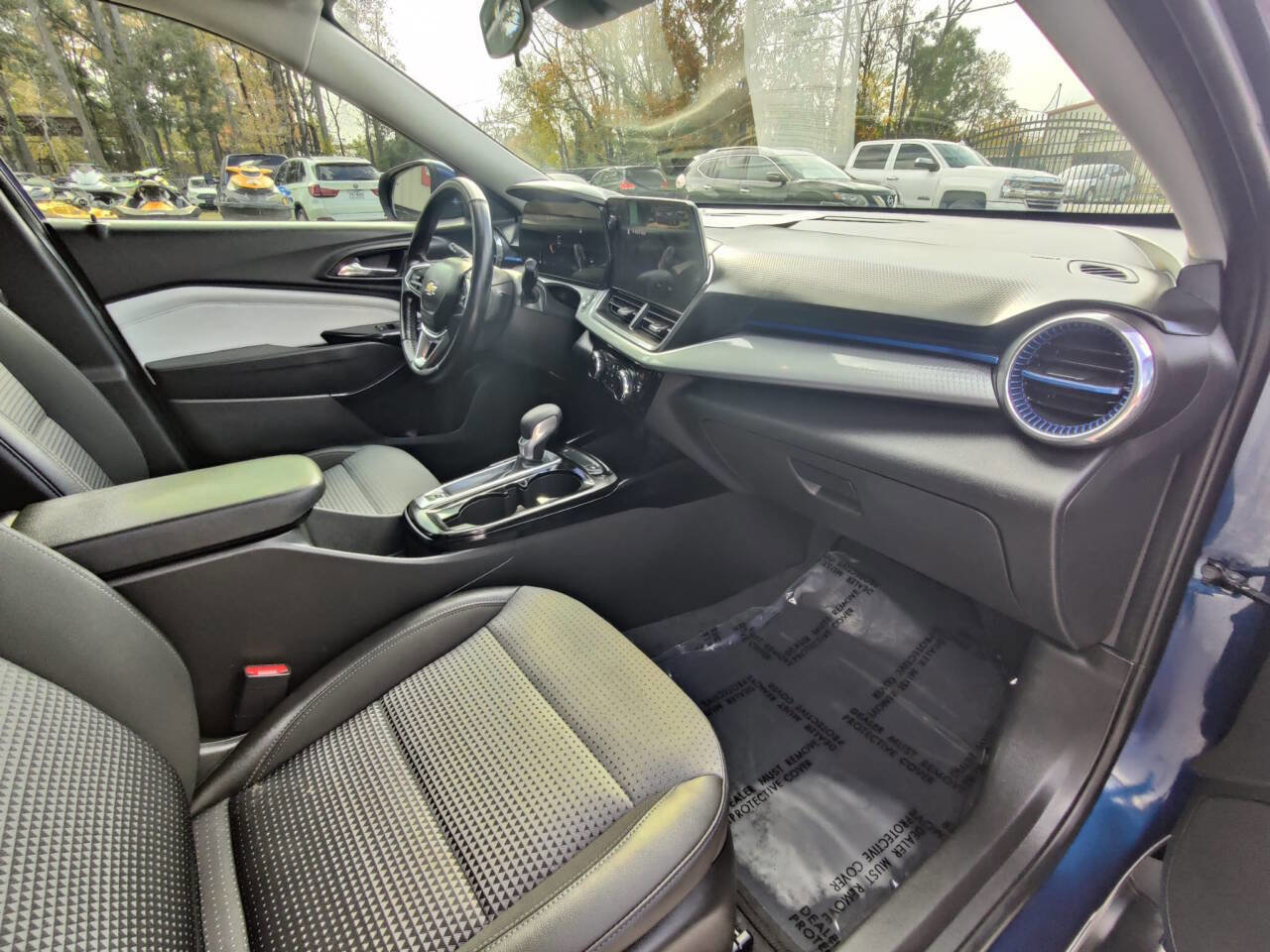 Used 2024 Chevrolet Trax LT w/ Driver Confidence Package image 6