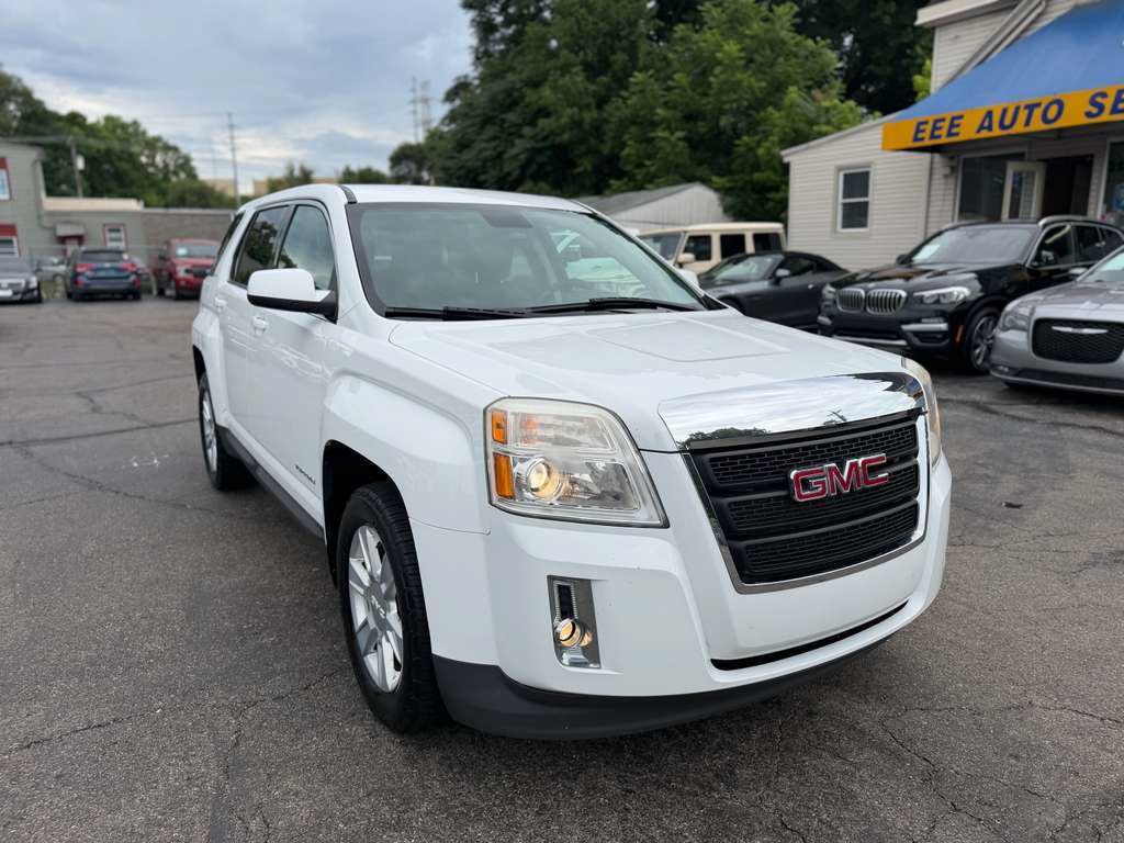 Used 2013 GMC Terrain SLE FWD image 2