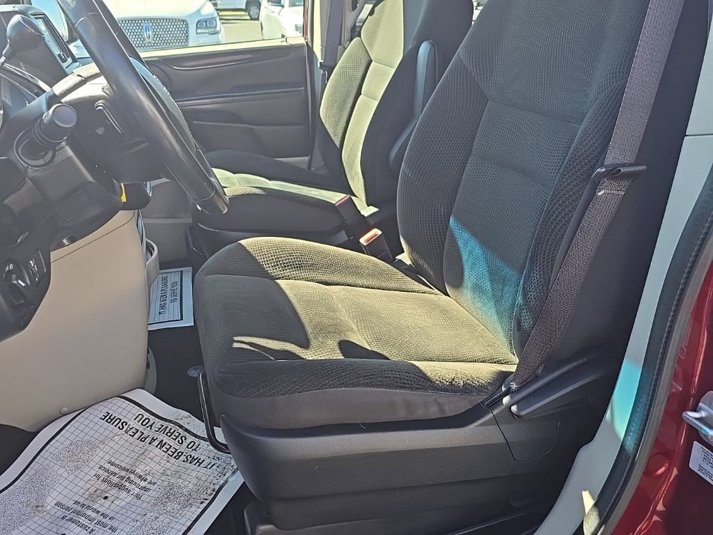 Used 2017 Dodge Grand Caravan SE w/ Power Window Group image 15